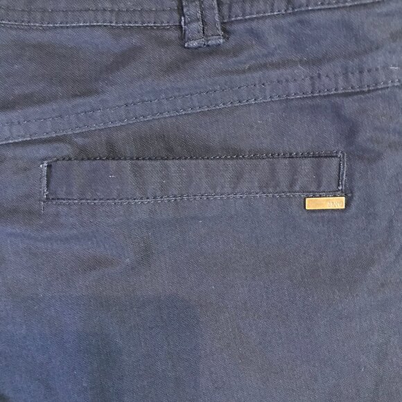 Mango Women's Pleated front design Navy Shorts w/ Pockets Sz 8 - Picture 10 of 12
